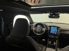 VOLVO XC 40 P6 RECHARGE ELECTRIC PLUS 2023/2024 ÓTIMA CAR FLORES DA CUNHA / Carros no Vale
