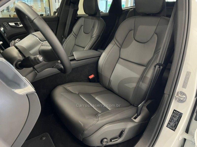VOLVO XC60 2.0 T8 RECHARGE PLUS AWD HIBRIDO 2025/2026 ÓTIMA CAR FLORES DA CUNHA / Carros no Vale VOLVO XC60 2.0 T8 RECHARGE PLUS AWD HIBRIDO 2025/2026 ÓTIMA CAR FLORES DA CUNHA / Carros no Vale