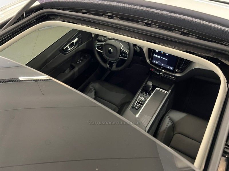 VOLVO XC60 2.0 T8 RECHARGE PLUS AWD HIBRIDO 2025/2026 ÓTIMA CAR FLORES DA CUNHA / Carros no Vale