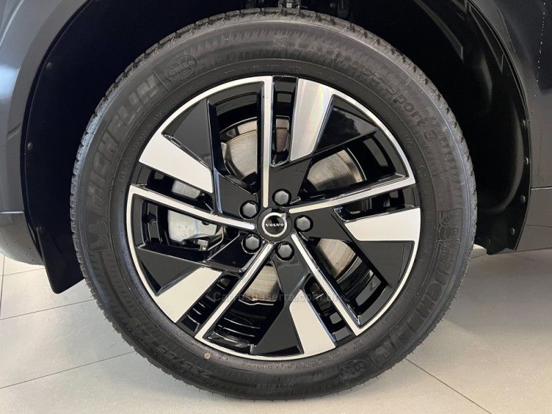 VOLVO XC60 2.0 T8 RECHARGE PLUS AWD HIBRIDO 2026/2026 ÓTIMA CAR FLORES DA CUNHA / Carros no Vale