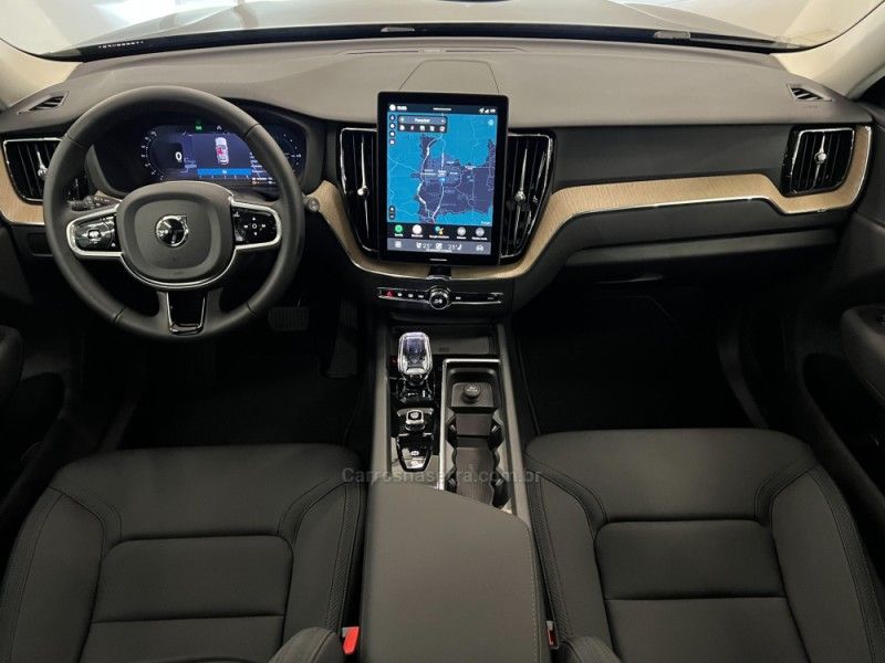 VOLVO XC60 2.0 T8 RECHARGE PLUS AWD HIBRIDO 2026/2026 ÓTIMA CAR FLORES DA CUNHA / Carros no Vale