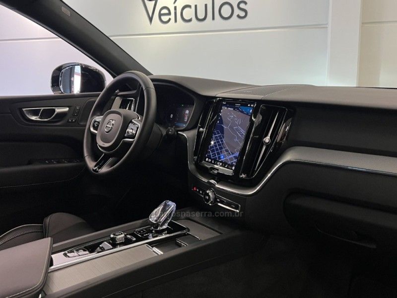 VOLVO XC60 2.0 T8 ULTIMATE DARK AWD HIBRIDO 2024/2024 ÓTIMA CAR FLORES DA CUNHA / Carros no Vale