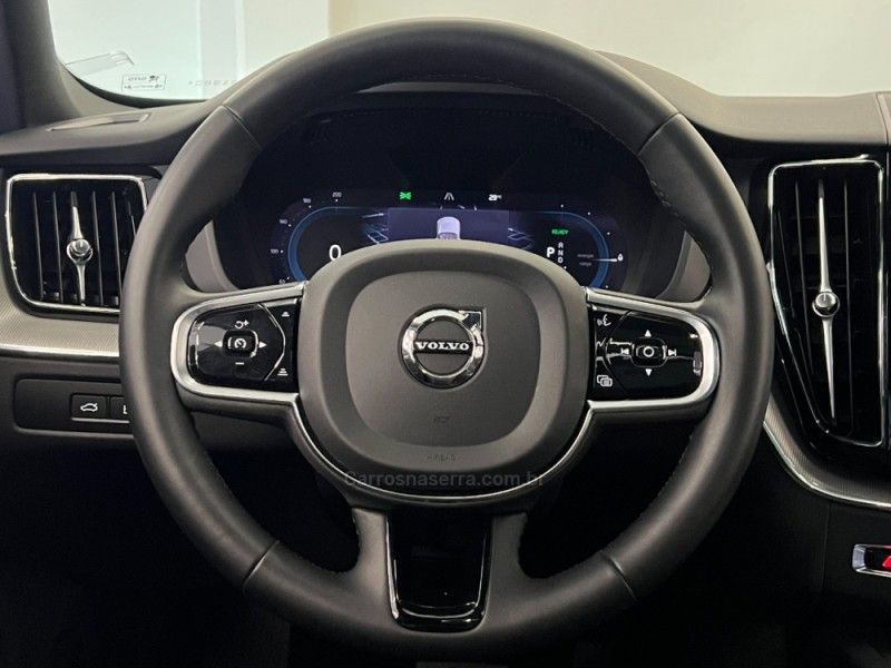 VOLVO XC60 2.0 T8 ULTIMATE DARK AWD HIBRIDO 2024/2024 ÓTIMA CAR FLORES DA CUNHA / Carros no Vale