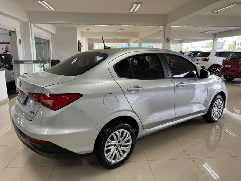 FIAT CRONOS 1.3 DRIVE 8V 2021/2022 CIMIRRO AUTOMÓVEIS TAQUARA / Carros no Vale
