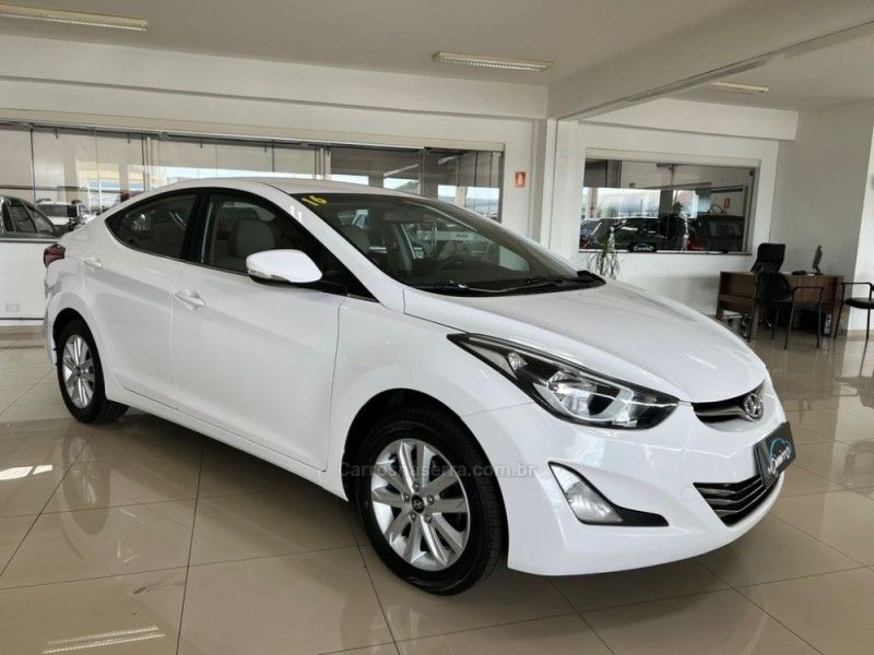 HYUNDAI ELANTRA 2.0 16V 2015/2016 CIMIRRO AUTOMÓVEIS TAQUARA / Carros no Vale