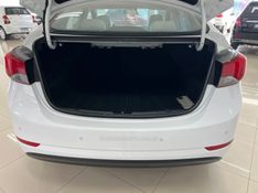 HYUNDAI ELANTRA 2.0 16V 2015/2016 CIMIRRO AUTOMÓVEIS TAQUARA / Carros no Vale