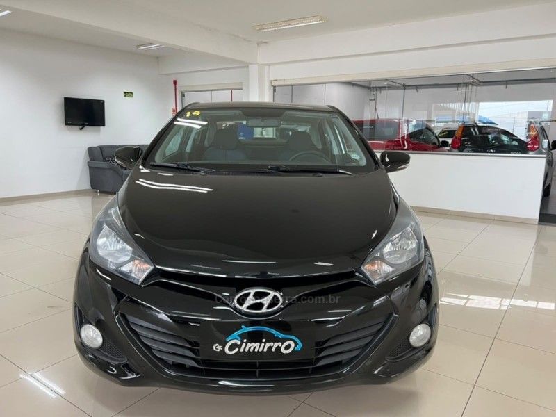 HYUNDAI HB20S 1.6 COMFORT PLUS 16V 2013/2014 CIMIRRO AUTOMÓVEIS TAQUARA / Carros no Vale
