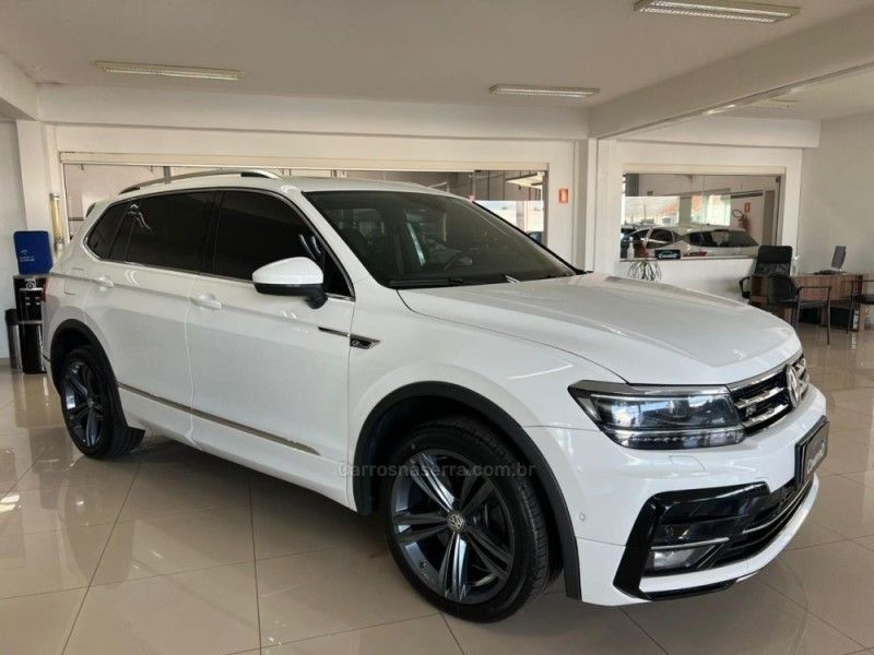 VOLKSWAGEN TIGUAN 2.0 ALLSPACE R-LINE 350 TSI 4X4 2019/2020 CIMIRRO AUTOMÓVEIS TAQUARA / Carros no Vale VOLKSWAGEN TIGUAN 2.0 ALLSPACE R-LINE 350 TSI 4X4 2019/2020 CIMIRRO AUTOMÓVEIS TAQUARA / Carros no Vale
