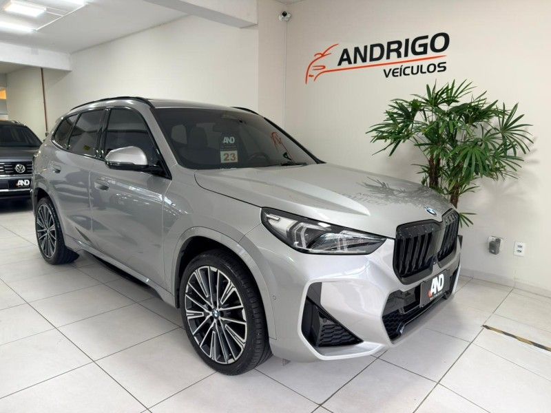 BMW X1 2.0 SDRIVE20I M SPORT PLUS 16V TURBO 2023/2023 ANDRIGO VEÍCULOS CAXIAS DO SUL / Carros no Vale