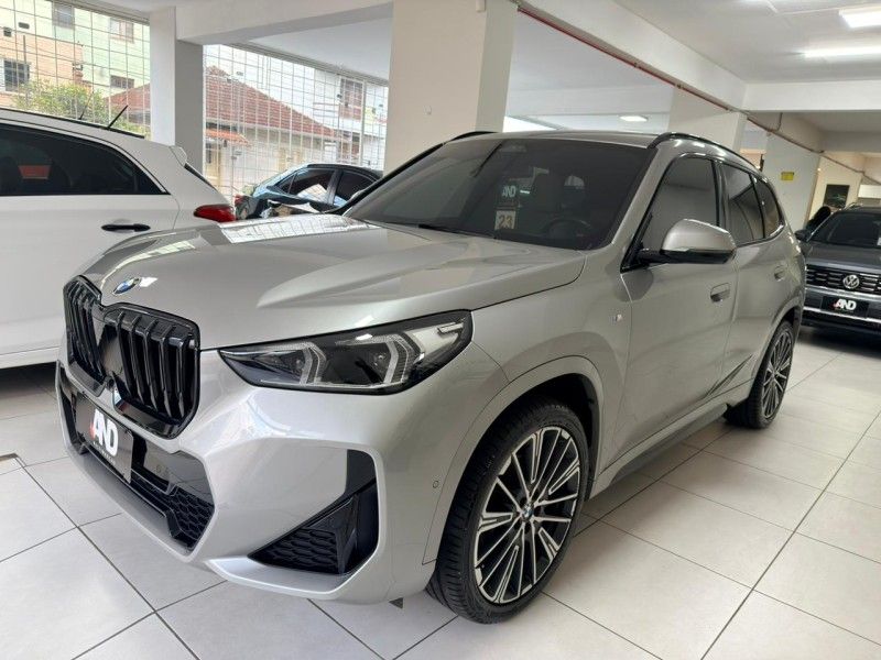 BMW X1 2.0 SDRIVE20I M SPORT PLUS 16V TURBO 2023/2023 ANDRIGO VEÍCULOS CAXIAS DO SUL / Carros no Vale
