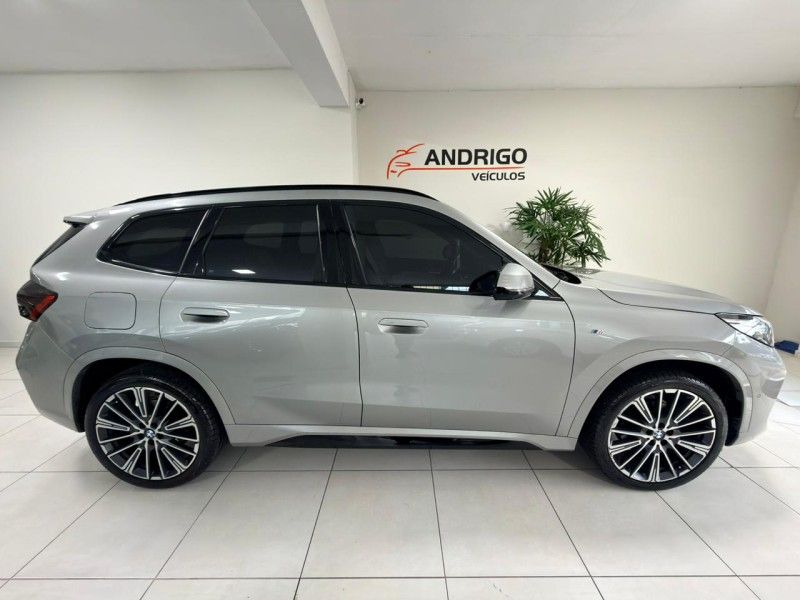 BMW X1 2.0 SDRIVE20I M SPORT PLUS 16V TURBO 2023/2023 ANDRIGO VEÍCULOS CAXIAS DO SUL / Carros no Vale