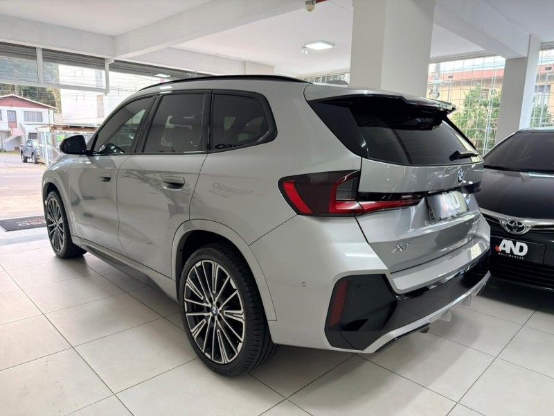BMW X1 2.0 SDRIVE20I M SPORT PLUS 16V TURBO 2023/2023 ANDRIGO VEÍCULOS CAXIAS DO SUL / Carros no Vale