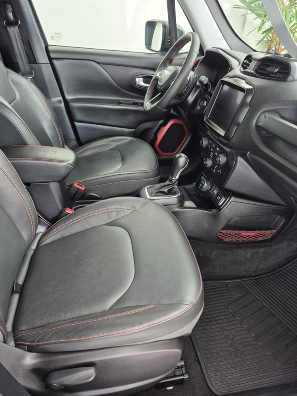 JEEP RENEGADE 1.3 TRAILHAWK T270 16V TURBO 4×4 2022/2022 ANDRIGO VEÍCULOS CAXIAS DO SUL / Carros no Vale
