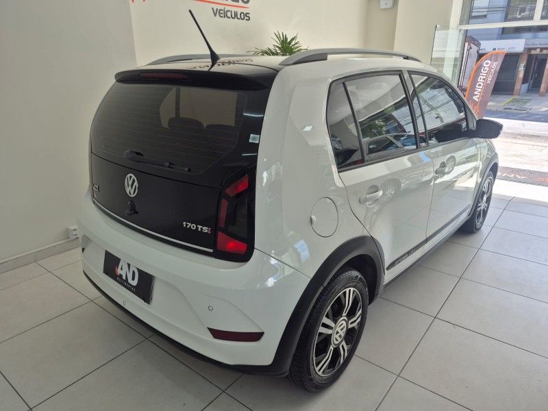 VOLKSWAGEN UP 1.0TSI CROSS 12V 2018/2019 ANDRIGO VEÍCULOS CAXIAS DO SUL / Carros no Vale