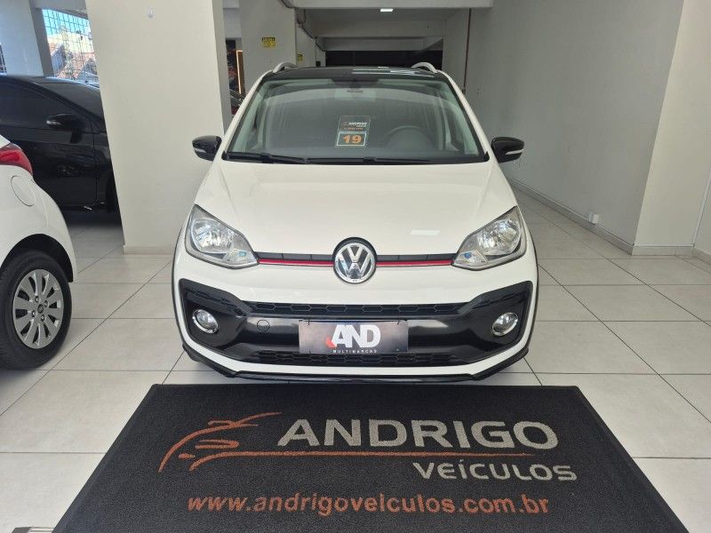 VOLKSWAGEN UP 1.0TSI CROSS 12V 2018/2019 ANDRIGO VEÍCULOS CAXIAS DO SUL / Carros no Vale