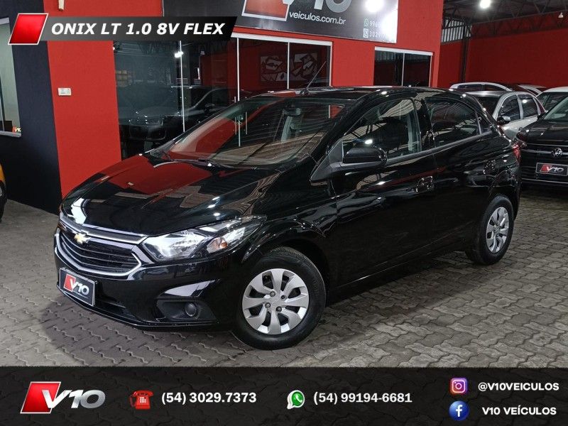 CHEVROLET ONIX 1.0 MPFI LT 8V 2017/2018 V10 VEÍCULOS CAXIAS DO SUL / Carros no Vale
