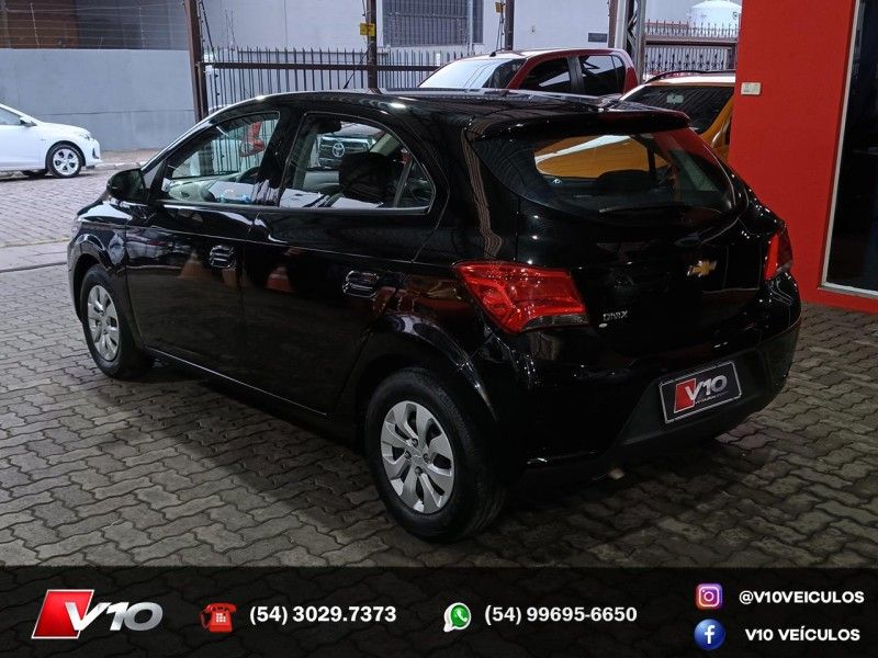 CHEVROLET ONIX 1.0 MPFI LT 8V 2017/2018 V10 VEÍCULOS CAXIAS DO SUL / Carros no Vale