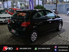 CHEVROLET ONIX 1.0 MPFI LT 8V 2017/2018 V10 VEÍCULOS CAXIAS DO SUL / Carros no Vale