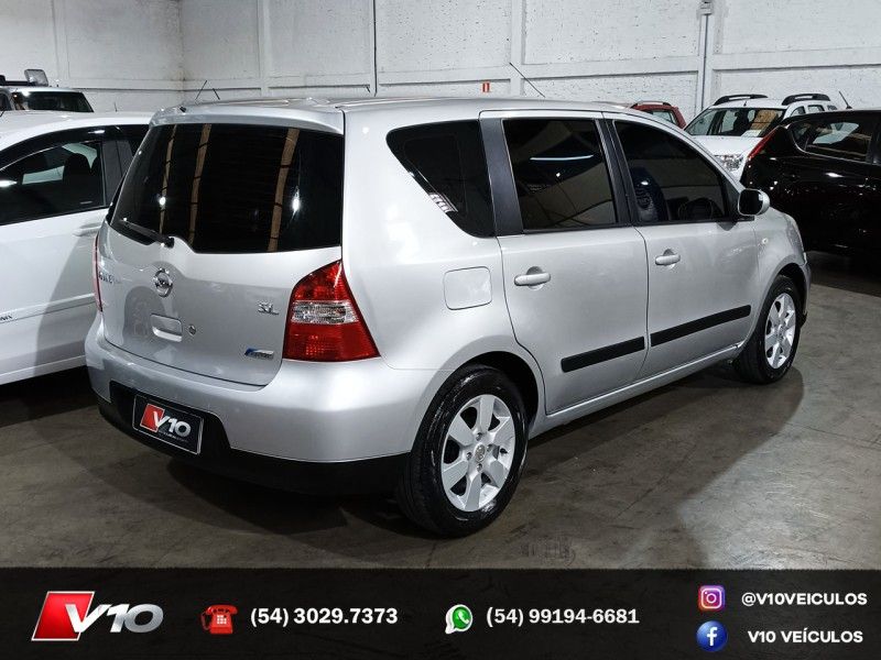 NISSAN LIVINA 1.6 SL 16V 2009/2010 V10 VEÍCULOS CAXIAS DO SUL / Carros no Vale NISSAN LIVINA 1.6 SL 16V 2009/2010 V10 VEÍCULOS CAXIAS DO SUL / Carros no Vale