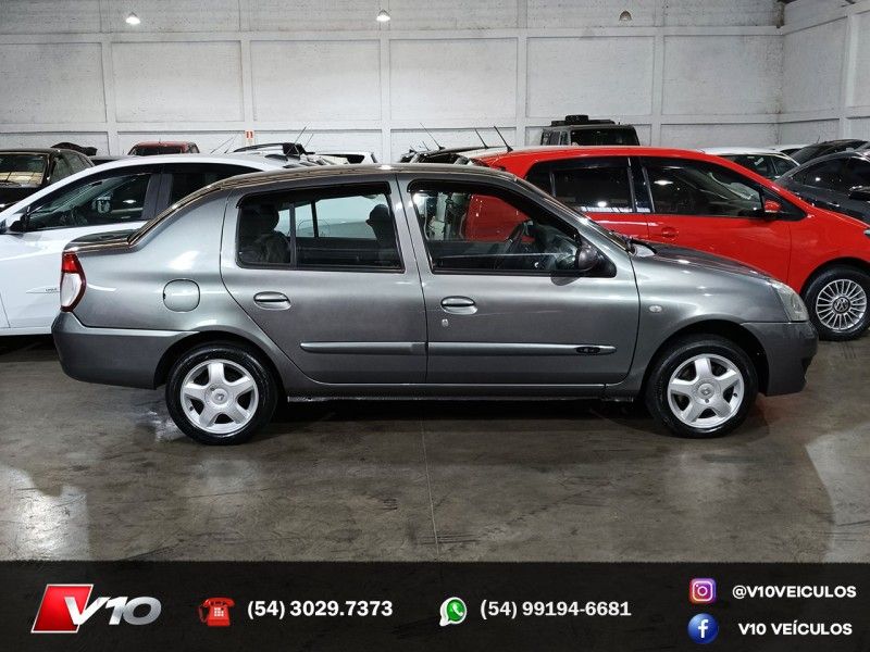 RENAULT CLIO 1.6 PRIVILÉGE SEDAN 16V 2006/2007 V10 VEÍCULOS CAXIAS DO SUL / Carros no Vale