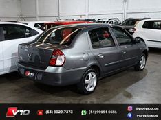 RENAULT CLIO 1.6 PRIVILÉGE SEDAN 16V 2006/2007 V10 VEÍCULOS CAXIAS DO SUL / Carros no Vale