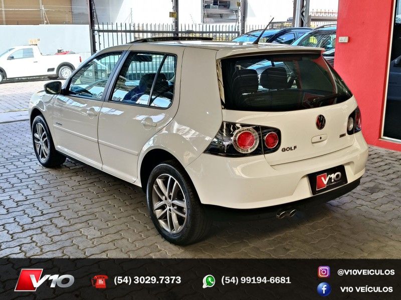 VOLKSWAGEN GOLF 1.6 MI SPORTLINE LIMITED EDITION 8V 2011/2012 V10 VEÍCULOS CAXIAS DO SUL / Carros no Vale