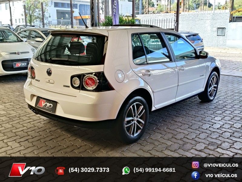 VOLKSWAGEN GOLF 1.6 MI SPORTLINE LIMITED EDITION 8V 2011/2012 V10 VEÍCULOS CAXIAS DO SUL / Carros no Vale