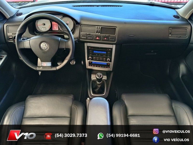 VOLKSWAGEN GOLF 1.6 MI SPORTLINE LIMITED EDITION 8V 2011/2012 V10 VEÍCULOS CAXIAS DO SUL / Carros no Vale