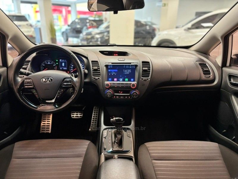 KIA CERATO 1.6 16V SX4 2018/2019 LUIGGI AUTOMÓVEIS CARLOS BARBOSA / Carros no Vale