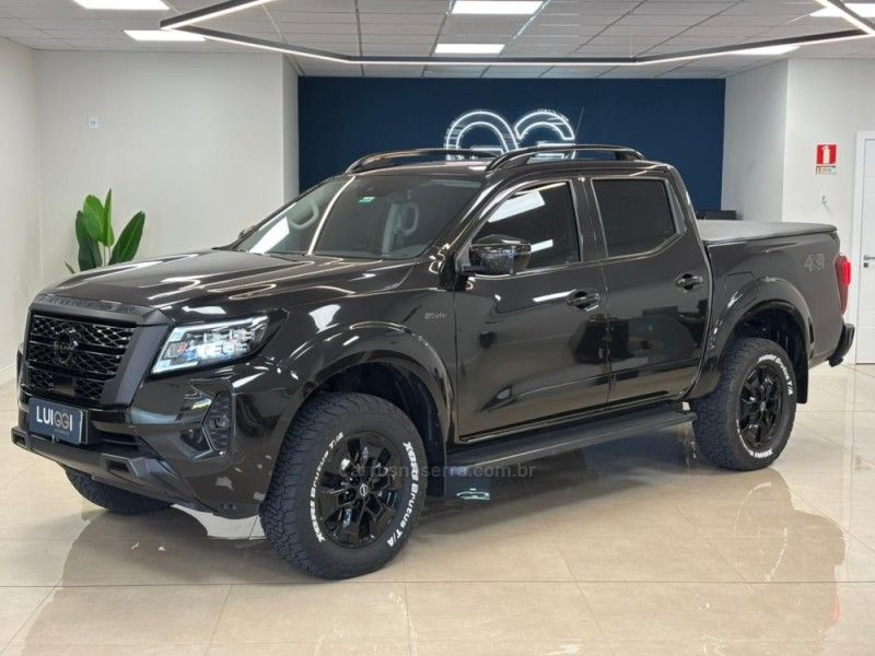 NISSAN FRONTIER 2.3 16V PLATINUM TURBO CD 4X4 2024/2025 LUIGGI AUTOMÓVEIS CARLOS BARBOSA / Carros no Vale