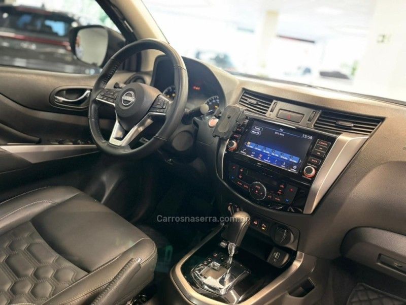 NISSAN FRONTIER 2.3 16V PLATINUM TURBO CD 4X4 2024/2025 LUIGGI AUTOMÓVEIS CARLOS BARBOSA / Carros no Vale