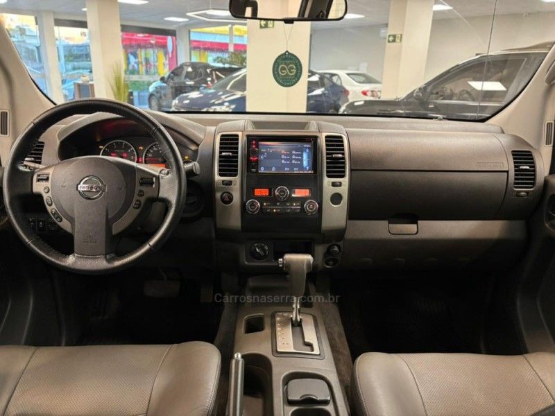 NISSAN FRONTIER 2.5 SL 4X4 CD TURBO ELETRONIC 2015/2016 LUIGGI AUTOMÓVEIS CARLOS BARBOSA / Carros no Vale NISSAN FRONTIER 2.5 SL 4X4 CD TURBO ELETRONIC 2015/2016 LUIGGI AUTOMÓVEIS CARLOS BARBOSA / Carros no Vale