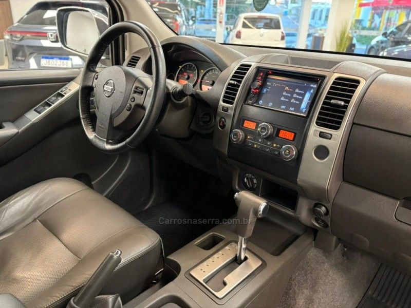 NISSAN FRONTIER 2.5 SL 4X4 CD TURBO ELETRONIC 2015/2016 LUIGGI AUTOMÓVEIS CARLOS BARBOSA / Carros no Vale NISSAN FRONTIER 2.5 SL 4X4 CD TURBO ELETRONIC 2015/2016 LUIGGI AUTOMÓVEIS CARLOS BARBOSA / Carros no Vale