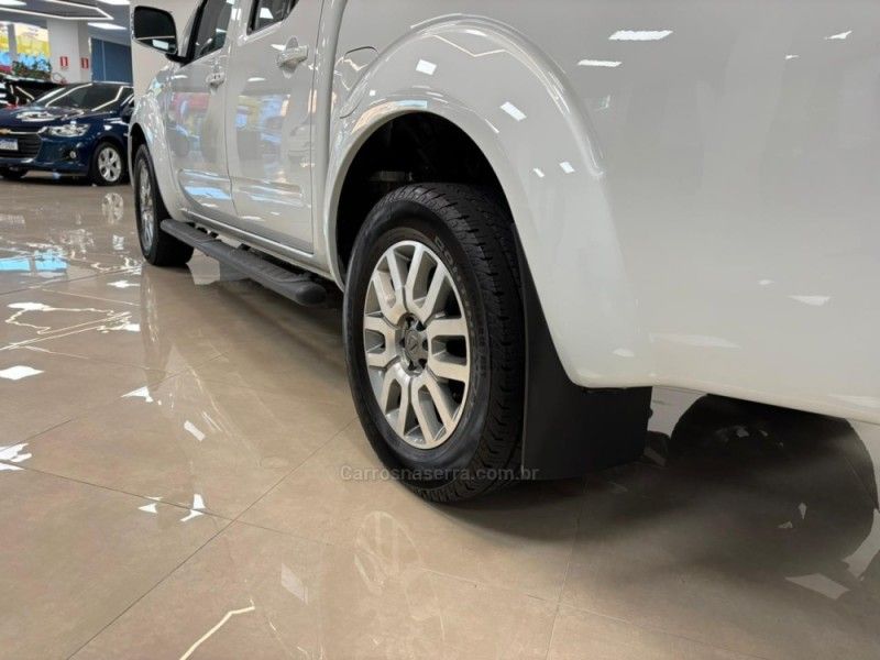 NISSAN FRONTIER 2.5 SL 4X4 CD TURBO ELETRONIC 2015/2016 LUIGGI AUTOMÓVEIS CARLOS BARBOSA / Carros no Vale NISSAN FRONTIER 2.5 SL 4X4 CD TURBO ELETRONIC 2015/2016 LUIGGI AUTOMÓVEIS CARLOS BARBOSA / Carros no Vale