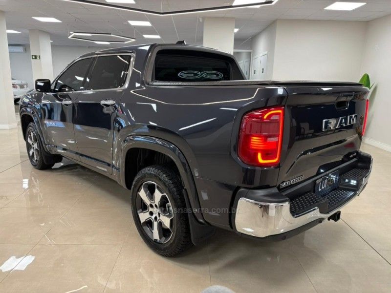 RAM RAMPAGE 2.0 LARAMIE 4X4 TURBO 2023/2024 LUIGGI AUTOMÓVEIS CARLOS BARBOSA / Carros no Vale