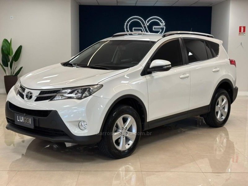 TOYOTA RAV4 2.0 4X2 16V 2014/2014 LUIGGI AUTOMÓVEIS CARLOS BARBOSA / Carros no Vale TOYOTA RAV4 2.0 4X2 16V 2014/2014 LUIGGI AUTOMÓVEIS CARLOS BARBOSA / Carros no Vale