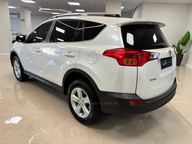 TOYOTA RAV4 2.0 4X2 16V 2014/2014 LUIGGI AUTOMÓVEIS CARLOS BARBOSA / Carros no Vale TOYOTA RAV4 2.0 4X2 16V 2014/2014 LUIGGI AUTOMÓVEIS CARLOS BARBOSA / Carros no Vale