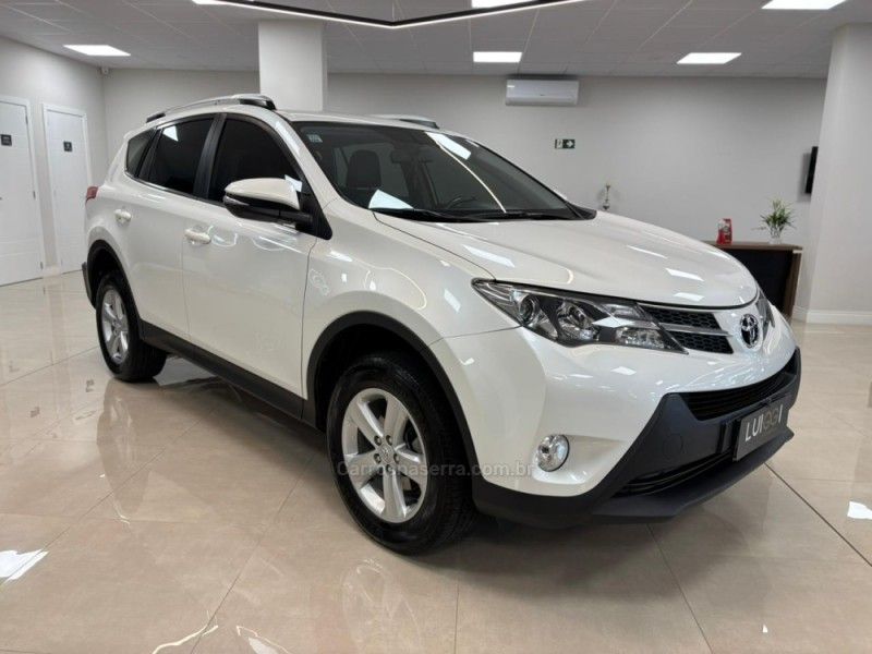 TOYOTA RAV4 2.0 4X2 16V 2014/2014 LUIGGI AUTOMÓVEIS CARLOS BARBOSA / Carros no Vale TOYOTA RAV4 2.0 4X2 16V 2014/2014 LUIGGI AUTOMÓVEIS CARLOS BARBOSA / Carros no Vale