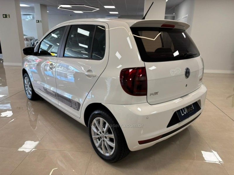 VOLKSWAGEN FOX 1.6 MI ROCK IN RIO 8V 2013/2014 LUIGGI AUTOMÓVEIS CARLOS BARBOSA / Carros no Vale