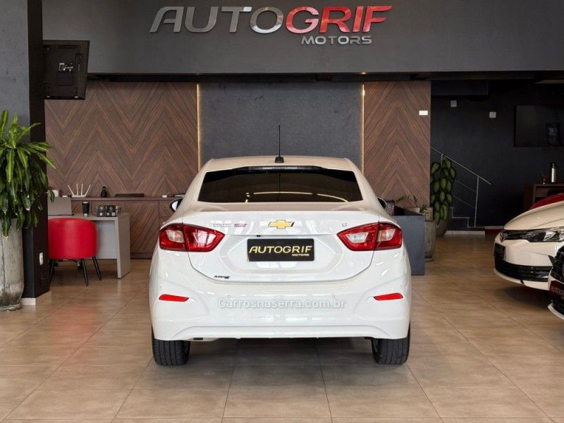 CHEVROLET CRUZE 1.4 TURBO LT 16V 2018/2018 AUTOGRIF MOTORS CAMPO BOM / Carros no Vale CHEVROLET CRUZE 1.4 TURBO LT 16V 2018/2018 AUTOGRIF MOTORS CAMPO BOM / Carros no Vale