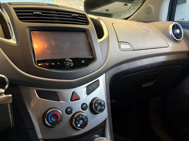 CHEVROLET TRACKER 1.8 MPFI LTZ 4X2 16V 2015/2015 AUTOGRIF MOTORS CAMPO BOM / Carros no Vale
