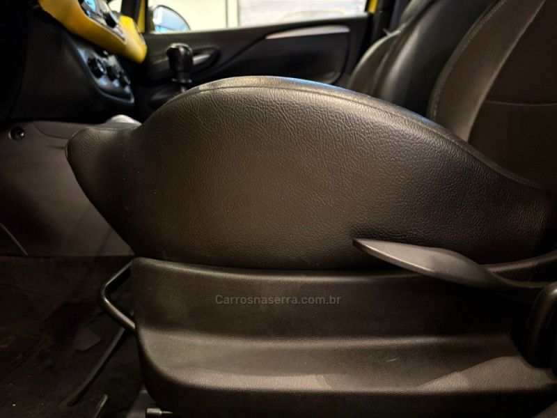 FIAT PUNTO 1.4 MPI 16V T-JET 2013/2013 AUTOGRIF MOTORS CAMPO BOM / Carros no Vale