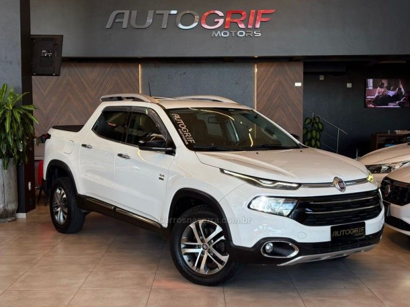 FIAT TORO 2.0 16V TURBO VOLCANO AT9 4X4 2018/2018 AUTOGRIF MOTORS CAMPO BOM / Carros no Vale