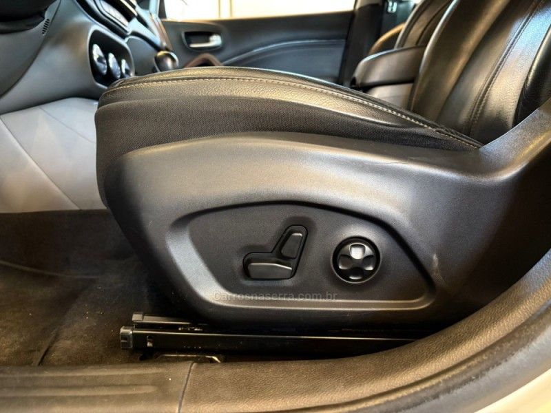 FIAT TORO 2.0 16V TURBO VOLCANO AT9 4X4 2018/2018 AUTOGRIF MOTORS CAMPO BOM / Carros no Vale
