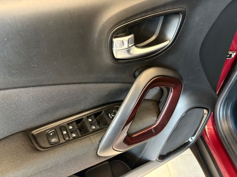 FIAT TORO 2.0 TURBO 16V 4X4 FREEDOM 2019/2019 AUTOGRIF MOTORS CAMPO BOM / Carros no Vale