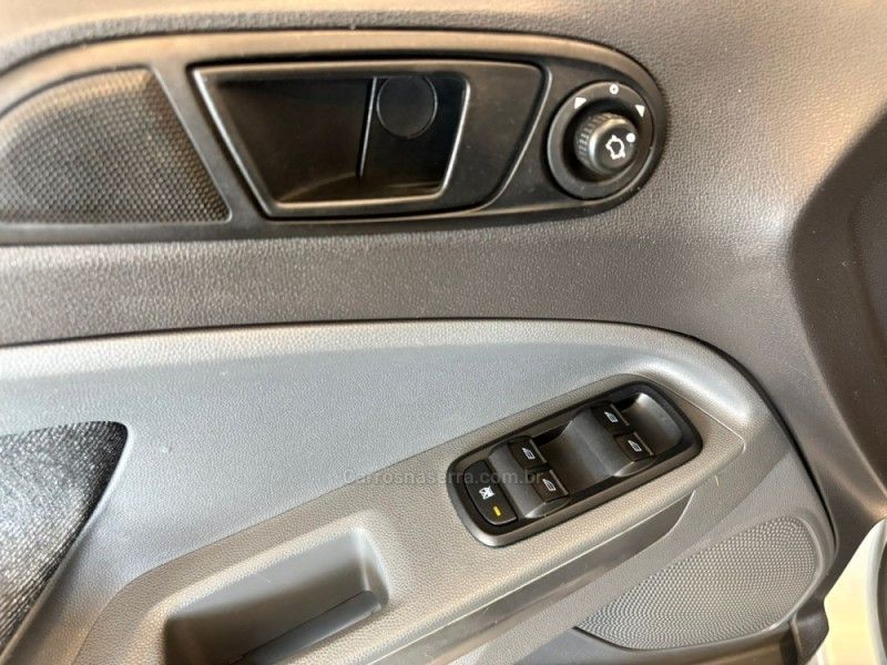 FORD ECOSPORT 1.6 SE 16V 2014/2014 AUTOGRIF MOTORS CAMPO BOM / Carros no Vale