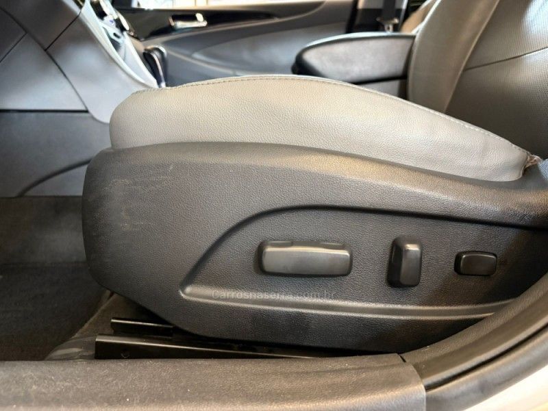 HYUNDAI SONATA 2.4 MPFI V4 16V 182CV 2013/2014 AUTOGRIF MOTORS CAMPO BOM / Carros no Vale