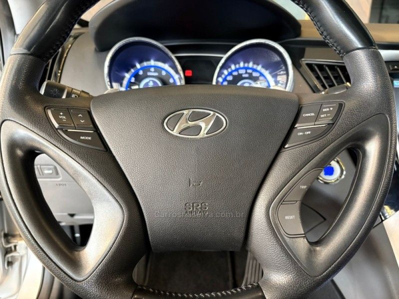 HYUNDAI SONATA 2.4 MPFI V4 16V 182CV 2013/2014 AUTOGRIF MOTORS CAMPO BOM / Carros no Vale