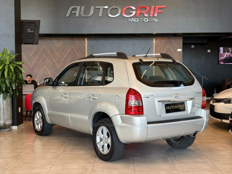 HYUNDAI TUCSON 2.0 MPFI GLS 16V 143CV 2WD 2013/2013 AUTOGRIF MOTORS CAMPO BOM / Carros no Vale