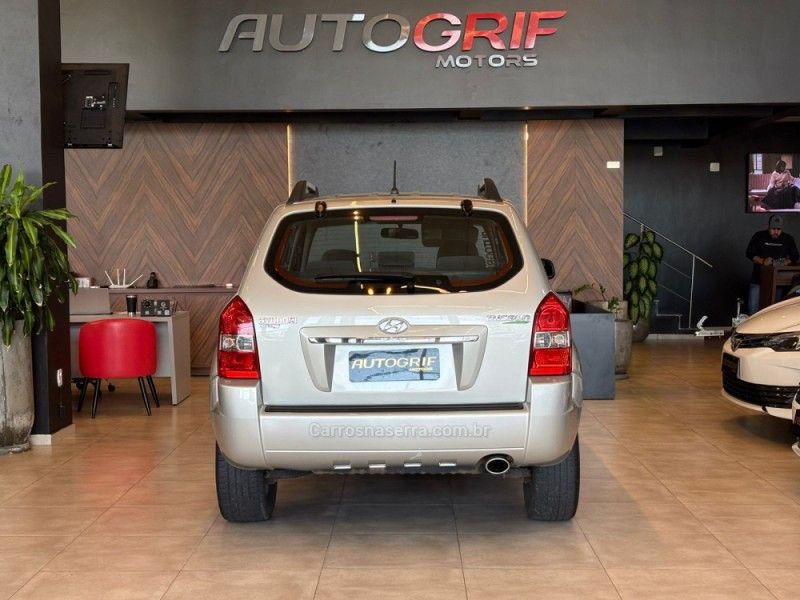 HYUNDAI TUCSON 2.0 MPFI GLS 16V 143CV 2WD 2013/2013 AUTOGRIF MOTORS CAMPO BOM / Carros no Vale